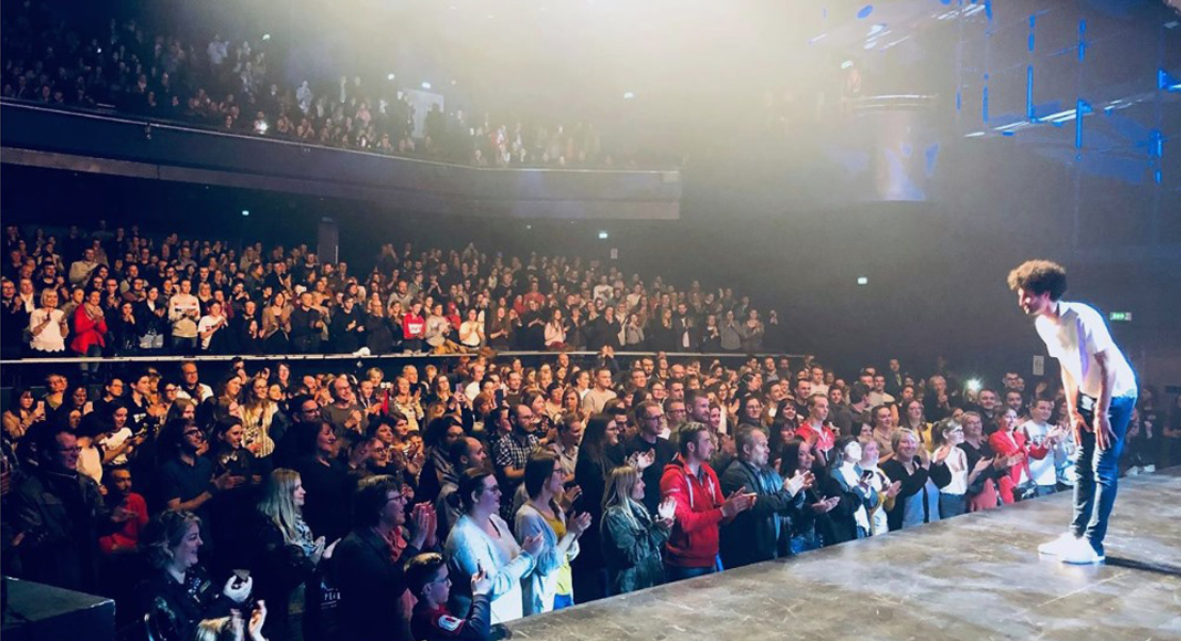 Photo d'archive des soirées "Bleu, Blanc, Rires". Crédit : Facebook Lejokermtl.